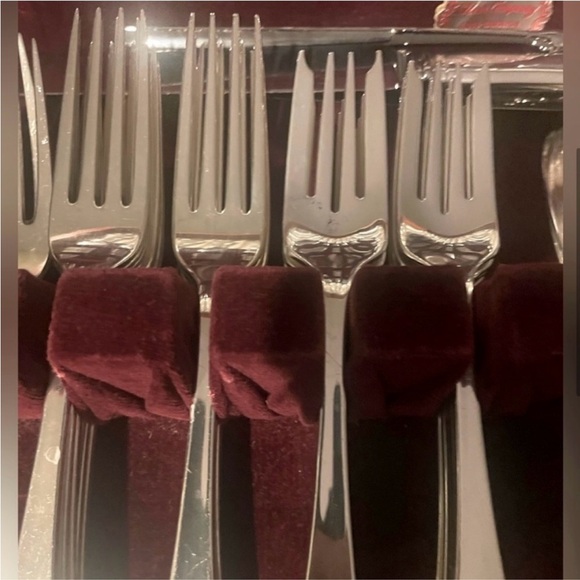 Luxurious Tiffany Co sterling flatware - Picture 7 of 16